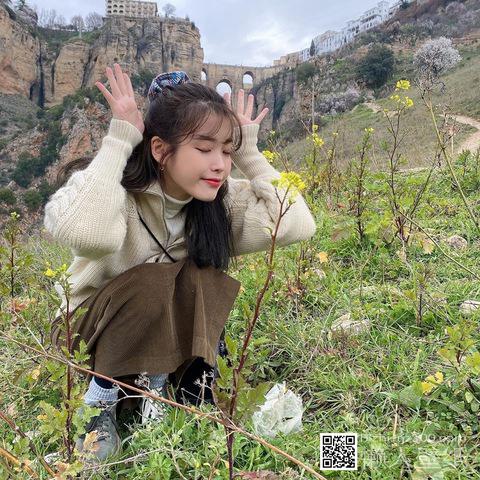 女生头像_hhgca.jpg